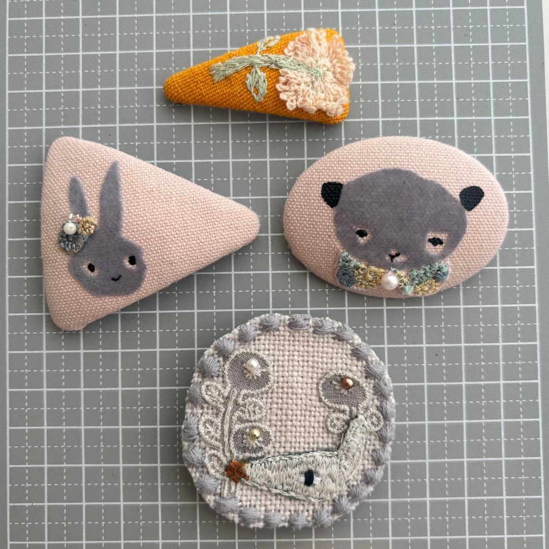 coharu様ミナペルホネン ハンドメイド ブローチ パッチンピン