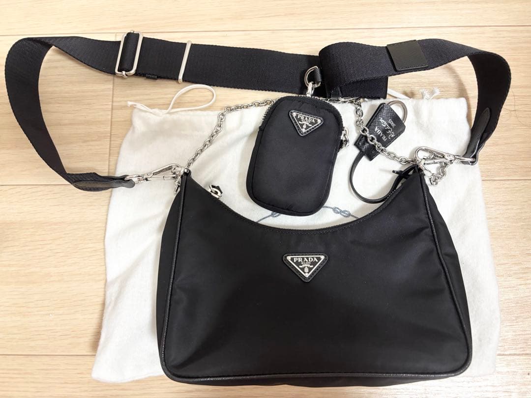 プラダ Re-Edition 2005 Re-Nylon バッグ ブラック