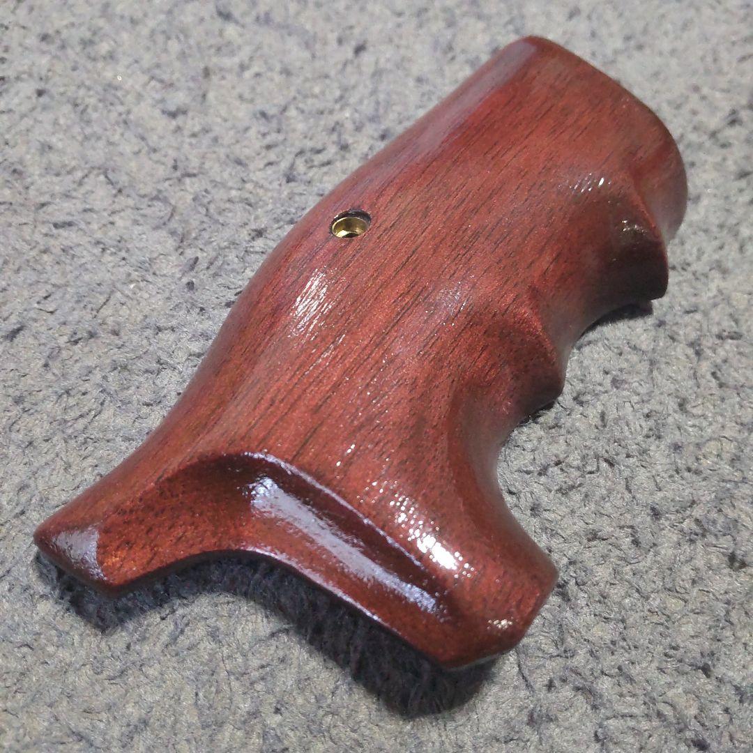 高級感ある木製グリップ マルシンM586装着品