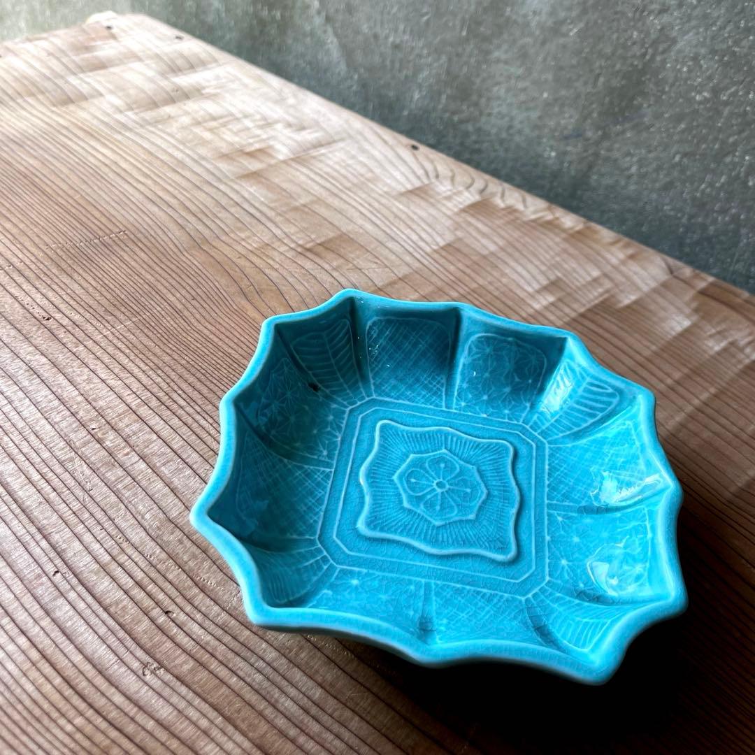 珉平焼花紋皿【m276 豆皿 人気色 水色 ターコイズブルー レア 淡路焼