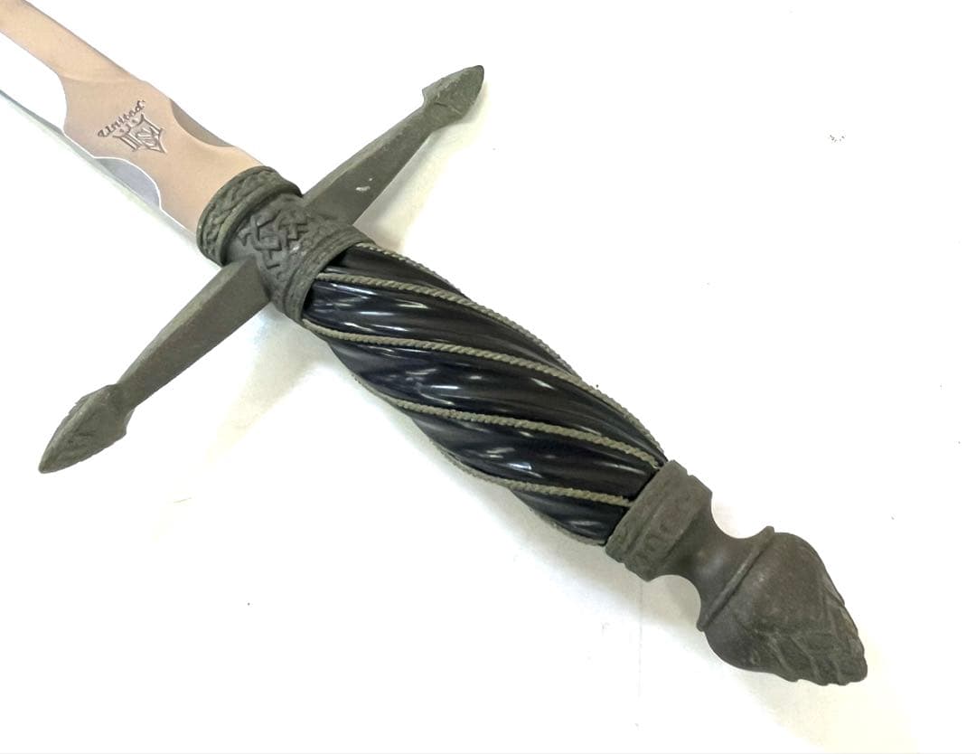 K274 UC969 LEGENDS inSTEEL