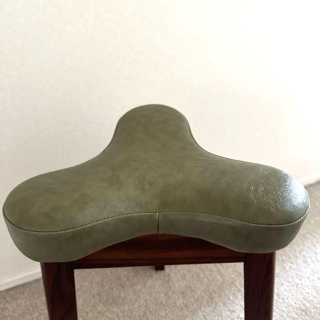 【美品】美姿勢 マタ美 スツール オリーブ