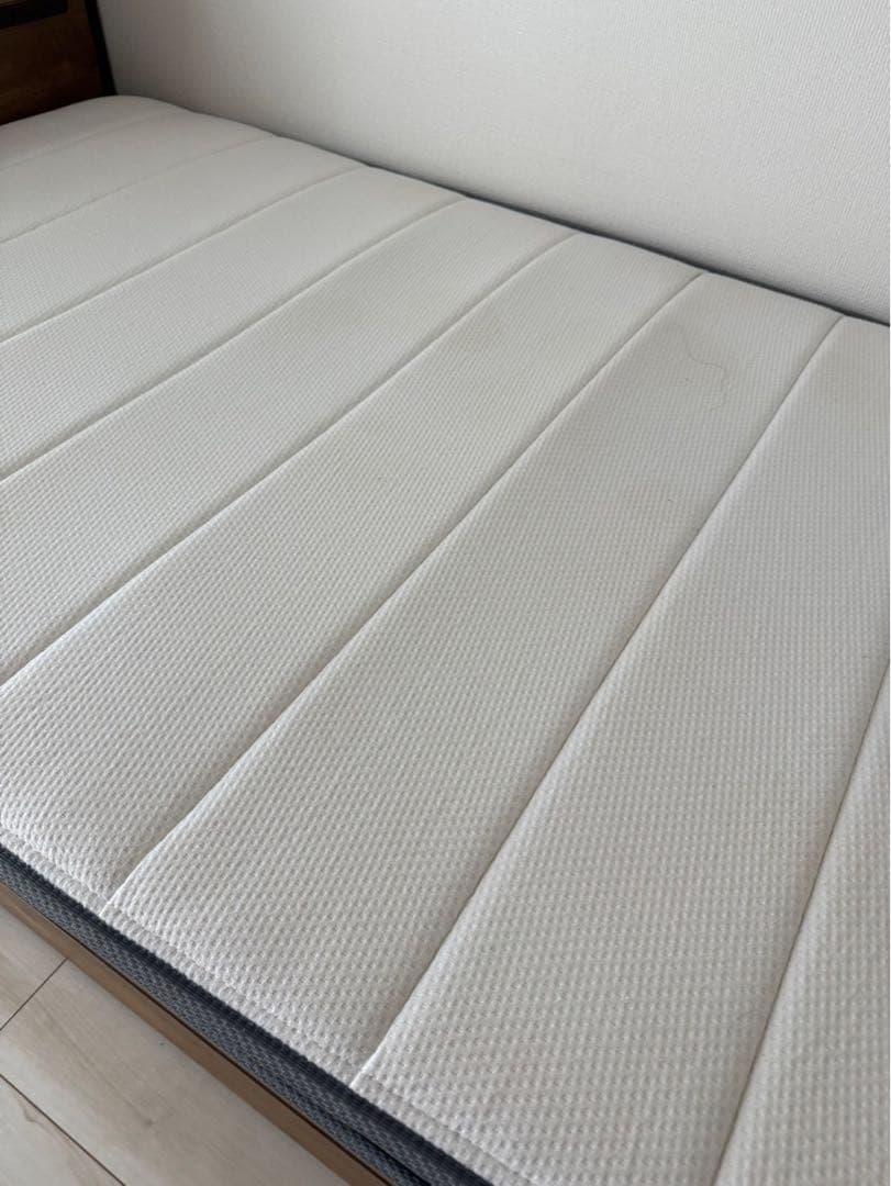 コンセント収納付きシングルベッドフレーム　ニトリ　マットレスセット　家財便不可