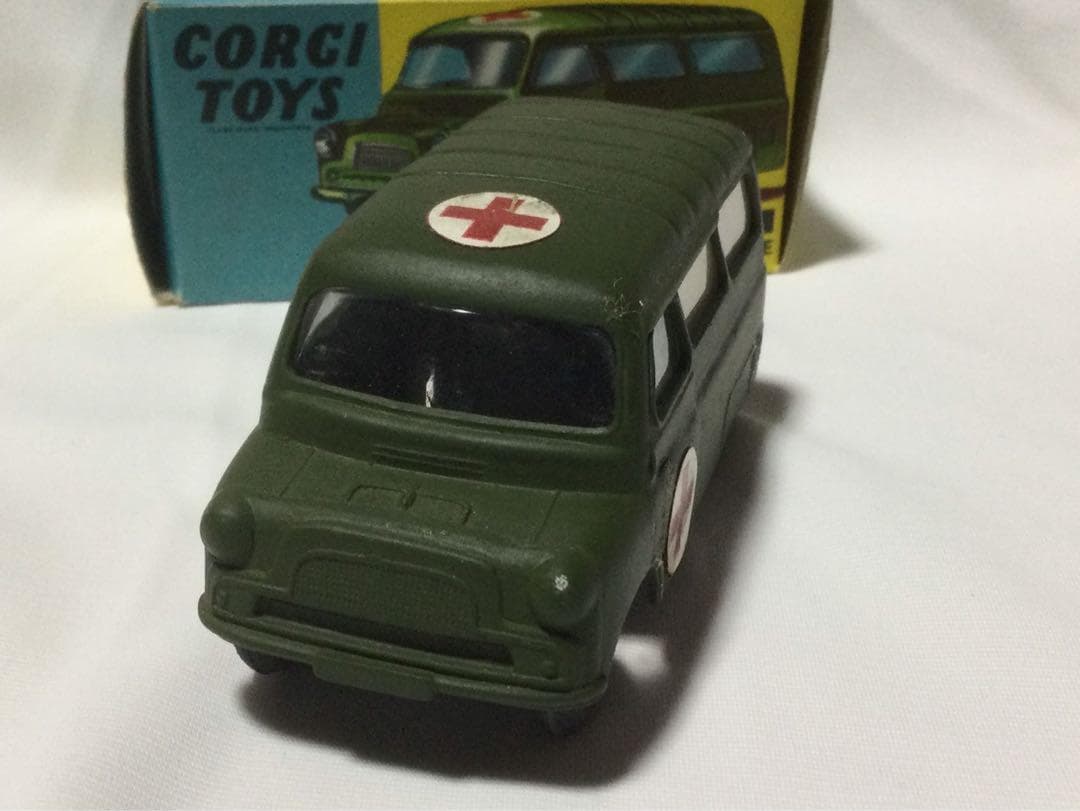 ミニカー Corgi Toys Bedford Utilicon Ambulance