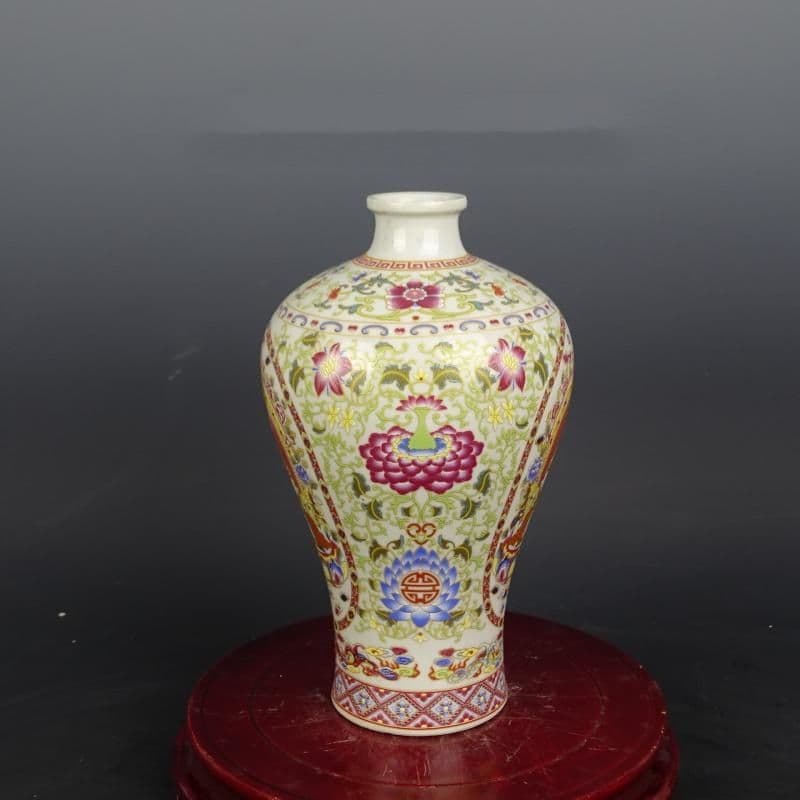 清康熙青釉粉彩タンカ紋梅瓶 景徳鎮 陶磁器 装飾品 現代工芸品 美術品 置物