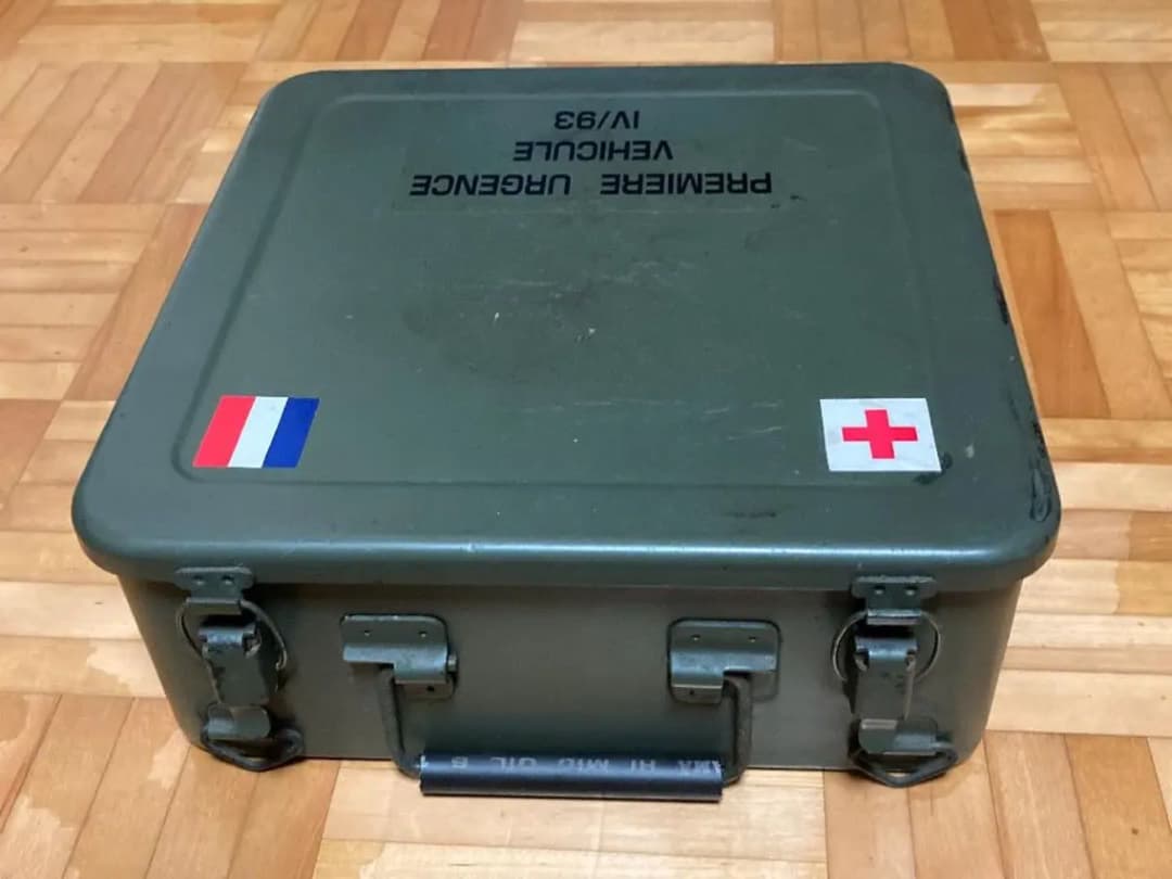 限定値下げ【デッドストック】フランス軍 防水メディカルボックス 美品