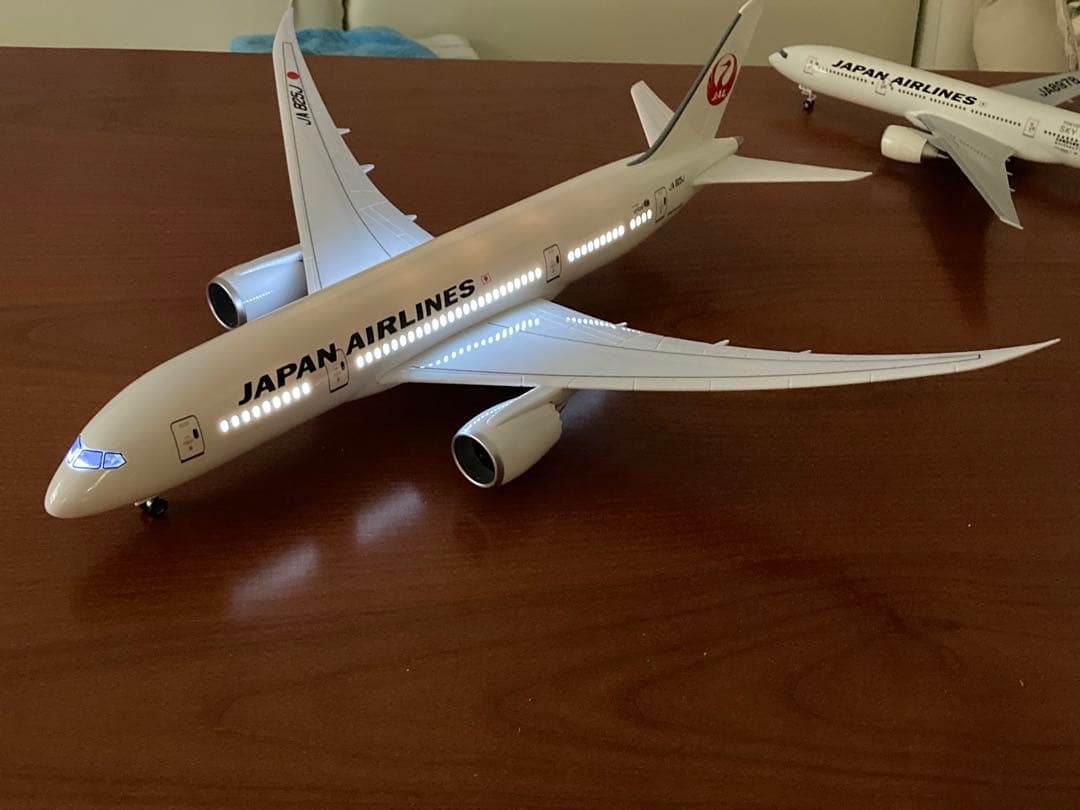 1/130 全長約43cm JAL/日本航空 B787-8 LED点灯仕様 1/130 全長