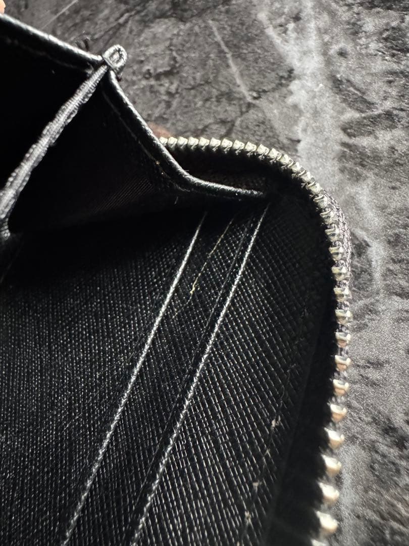 PRADA ケース ご依頼が来ましたのでお値下げ中‼️