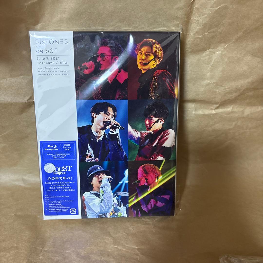 【美品】SixTONES OneST トレーナー　ペンライト　ステッカー　DVD