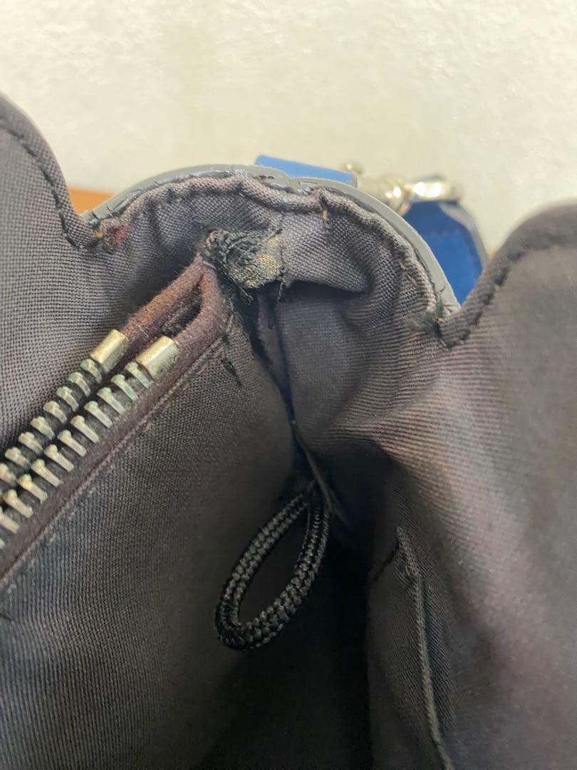 フェンディ　バイザウェイ　ミディアム　ブルー　青色