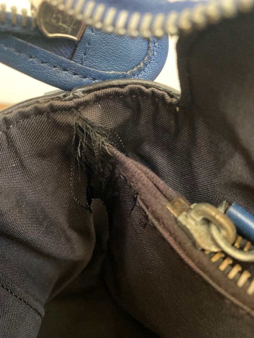 フェンディ　バイザウェイ　ミディアム　ブルー　青色