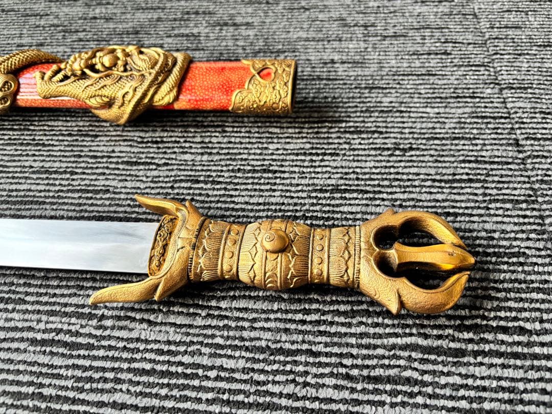 宝剣　倶利伽羅剣