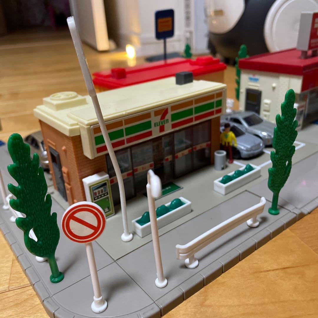 旧トミカタウン廃盤 コンビニ 郵便局 車両付き