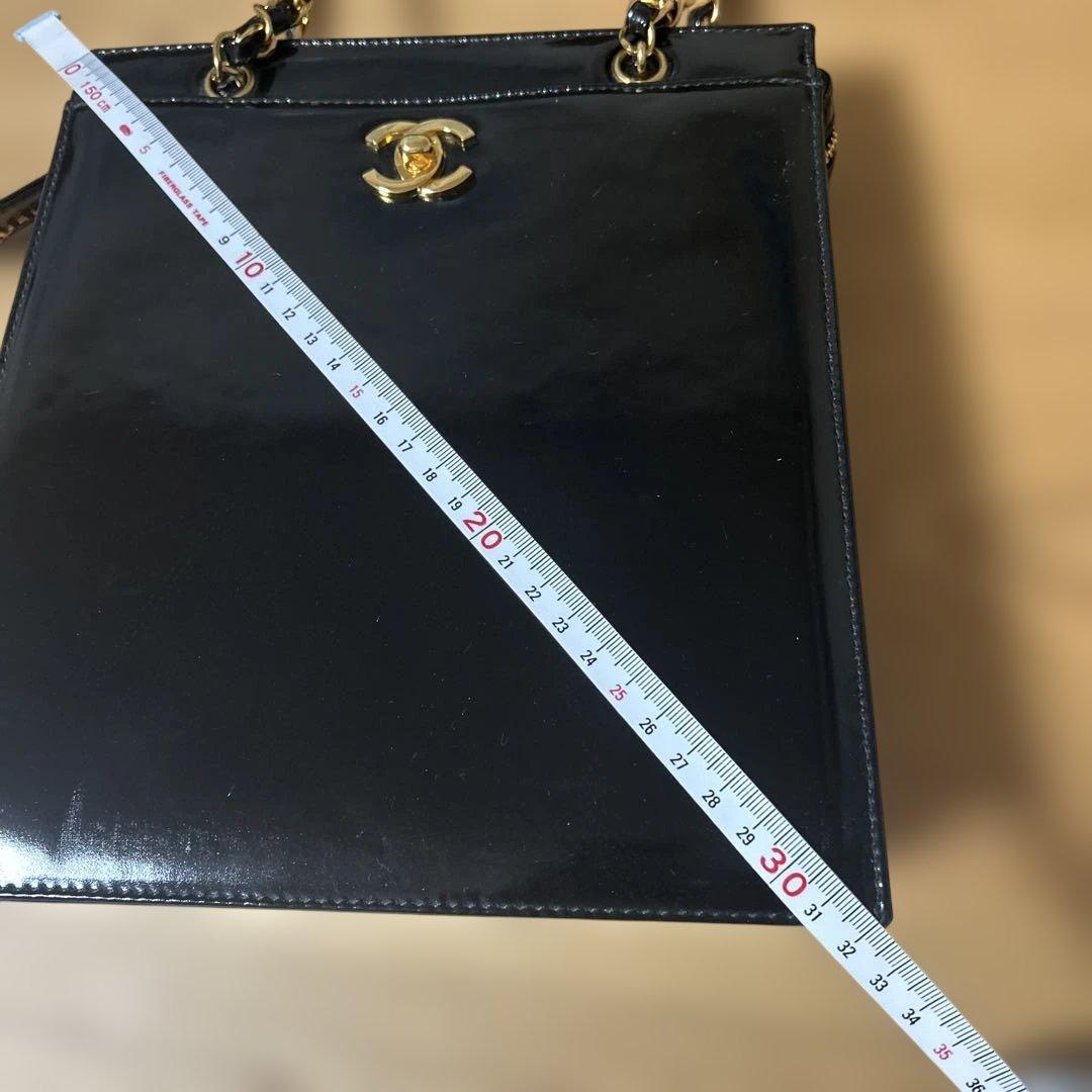 CHANEL 黒 エナメル パーティーバッグ