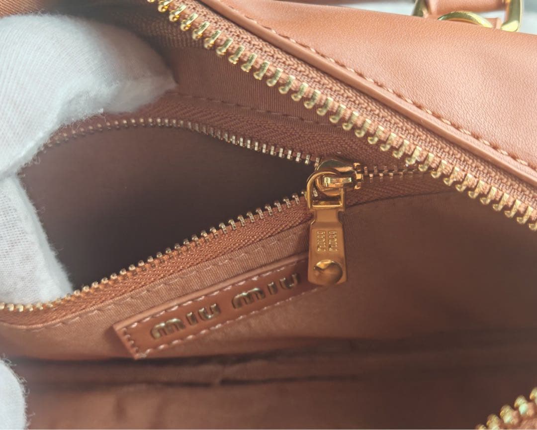 MIUMIU　キャラメル色ハンドバッグ　ショルダーバッグ　美品