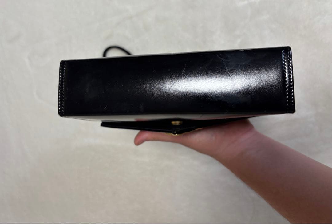 イブ　サンローラン　ショルダーバッグ　ゴールド　ブラック