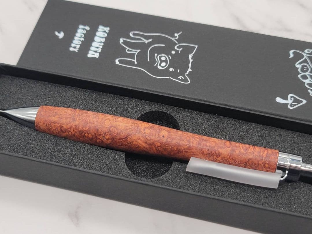 こぶた工房 極上 花梨瘤 赤青 木軸ボールペン 新品 こぶた工房 極上花梨瘤