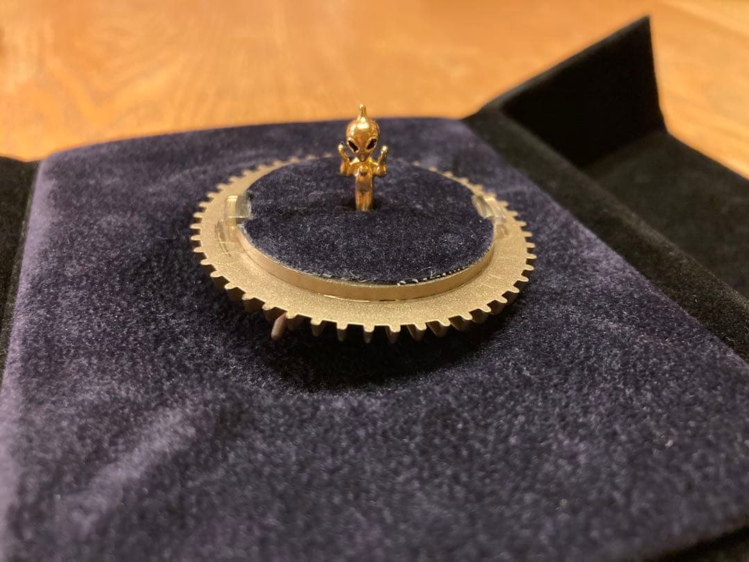 値下】日清カップヌードル 純金K24 UFO 宇宙人 すごいぞU.Tフィギュア