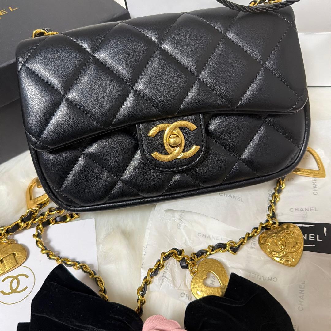 CHANEL(シャネル)ノベルティ★ハートチャーム付きショルダーバッグ★