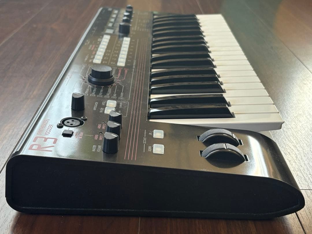 Korg R3 シンセサイザー 37鍵 - メルカリ