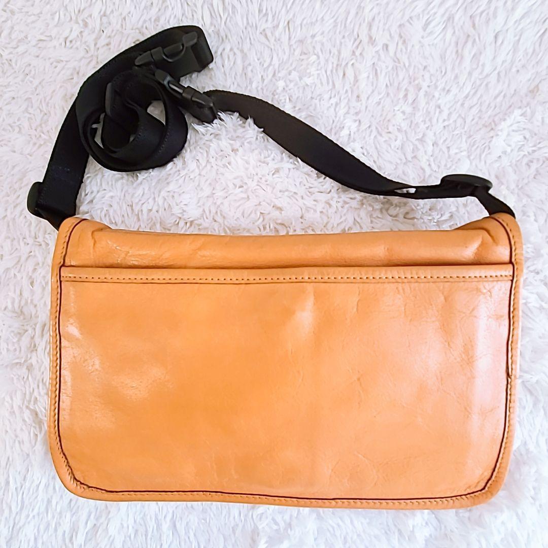 レア ヴィヴィアンウエストウッド オーブ型押し ショルダー 斜め掛けバック