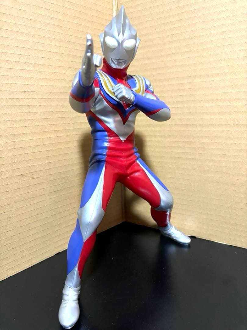 ビッグサイズソフビ3種　ウルトラマンティガ　マルチタイプ　グリッター　イーヴィル
