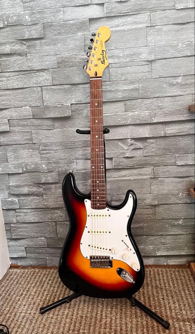 値下げ バークレーBARCLAY ストラトタイプギター 初期 ロゴ期