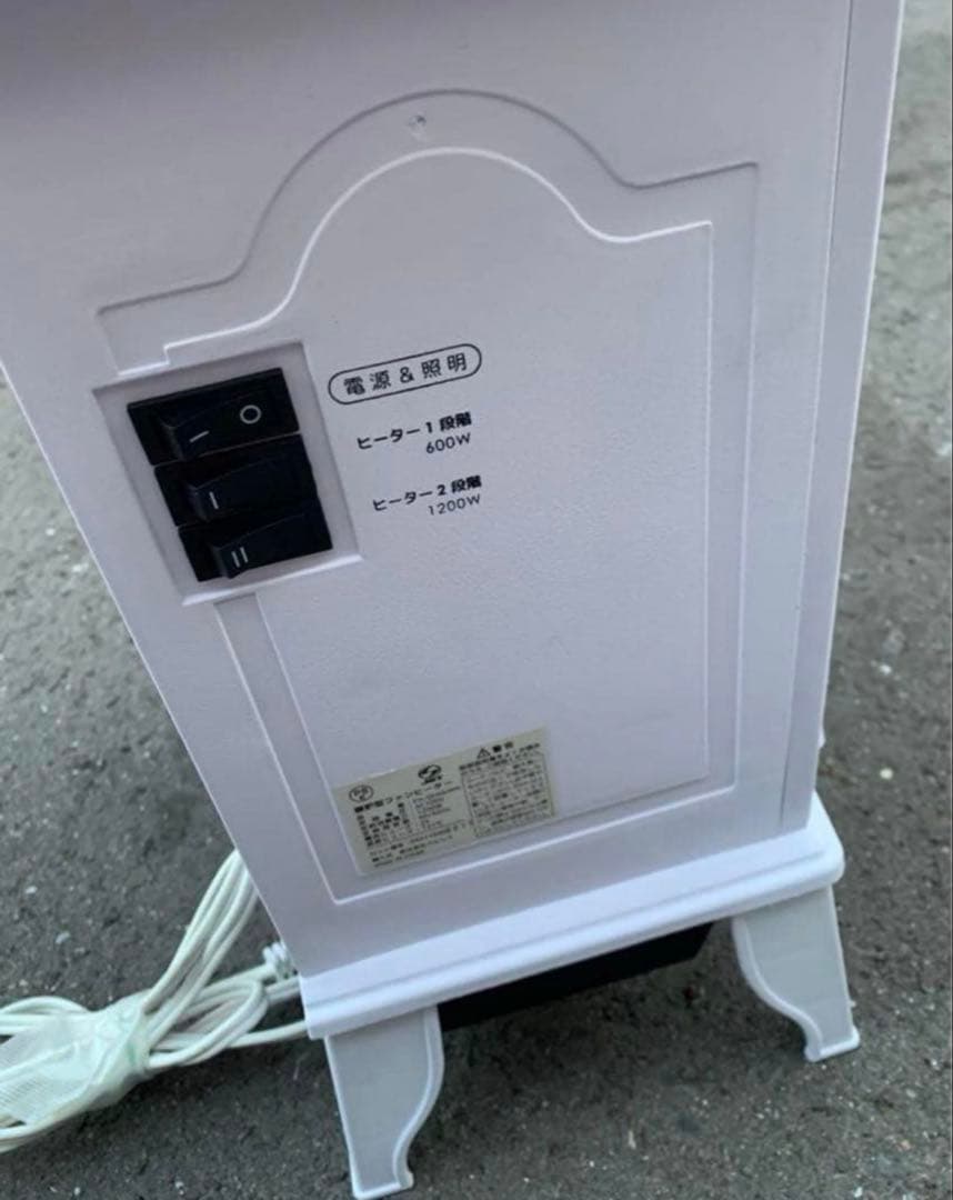 美品 暖炉型ファンヒーター・ベルソス社・FH-DF05（WH） - メルカリ