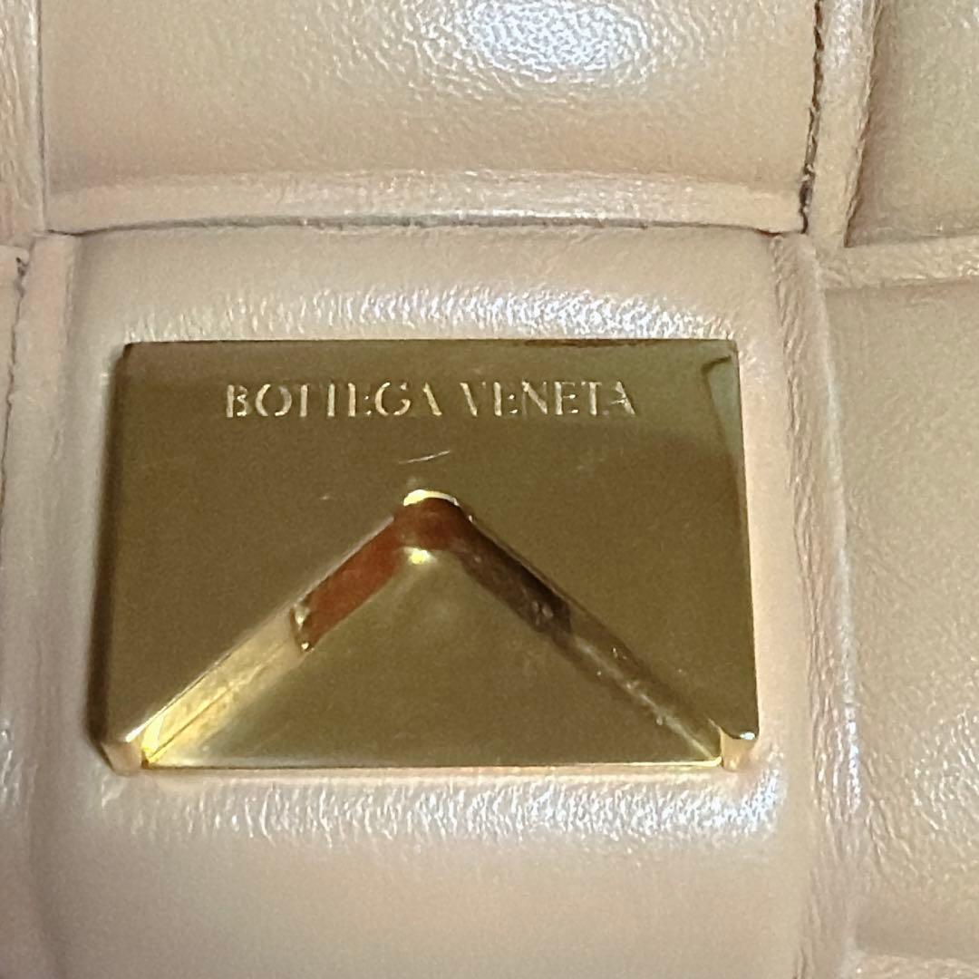 ooボッテガヴェネタ BOTTEGA VENETA パデットカセット