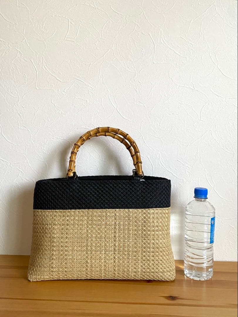 【新品未使用】カゴ風バッグ　生成り×ブラック