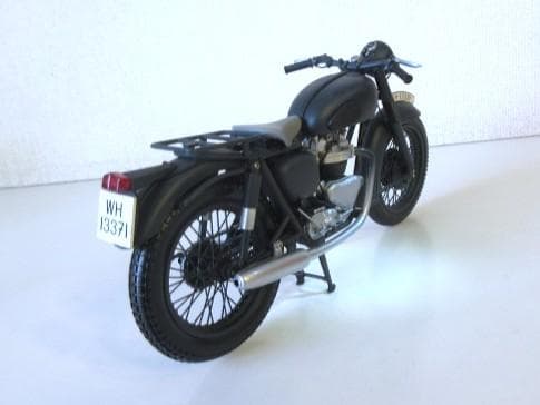 MINICHAMPS (1/12) トライアンフ TR6 Trophy「大脱走」