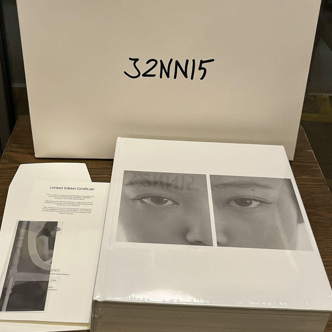 JENNIE J2NNI5 POP UP ジェニ しおり特典付 写真集 JENNIE J2NNI5 POP UP ジェニ しおり特典付 写真集 - メルカリ