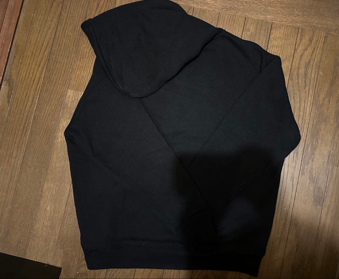 BlessÜ ブレスユー　黒 パーカー　一度だけ着用　早い者勝ち‼️