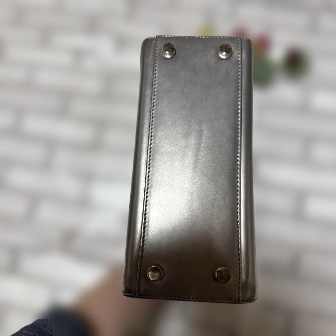 フェラガモ　￼シルバー　￼ミニバッグ