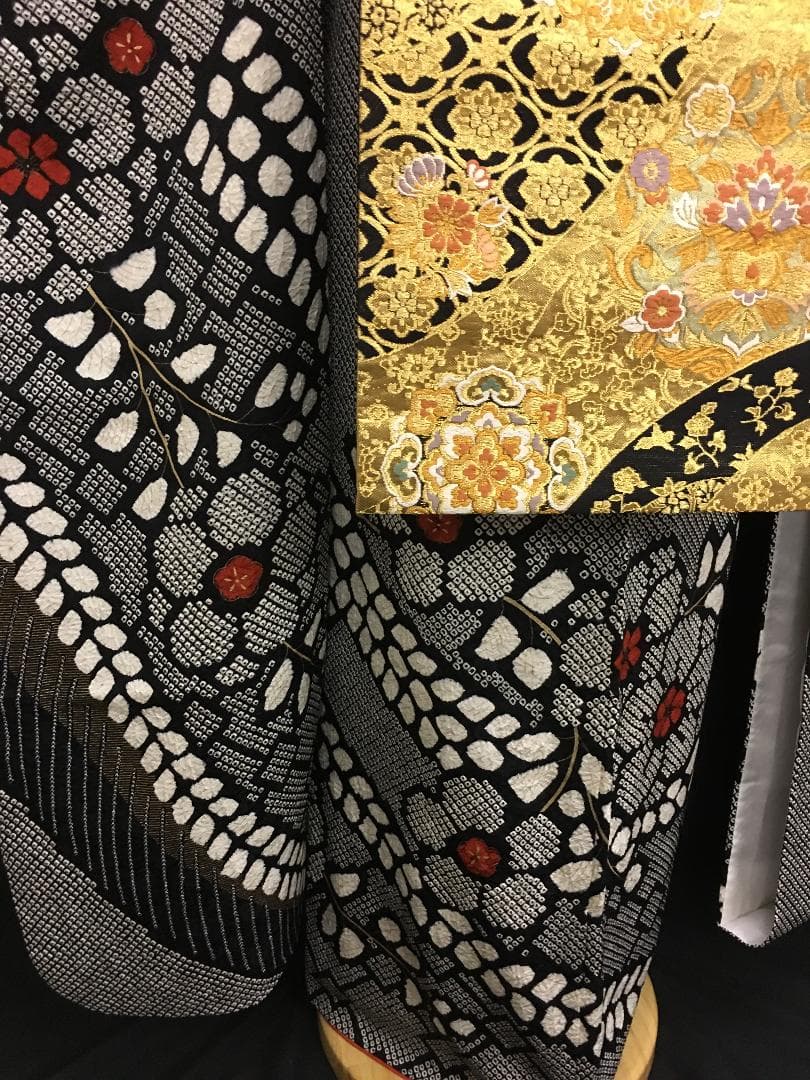 総絞り 黒地 下り藤枝葉花 振袖 黒金全通柄袋帯 フルセット