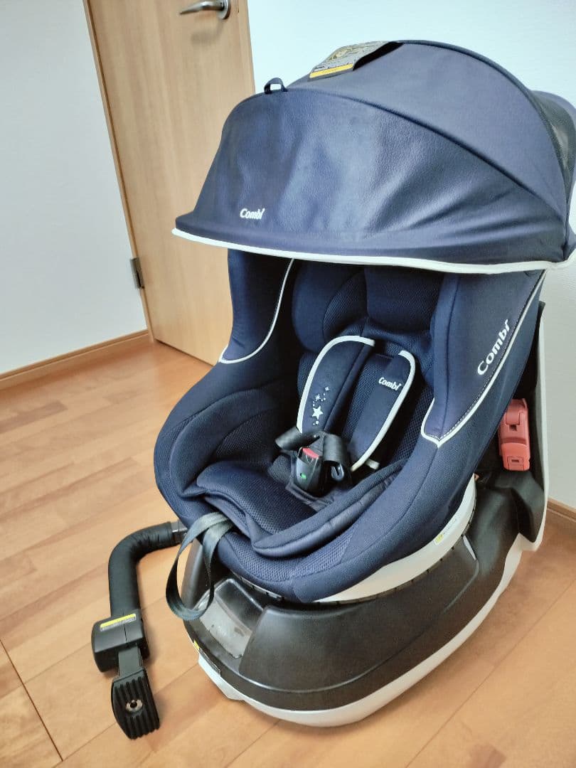 Combi クルムーブ 新生児 シンプライト チャイルドシート
