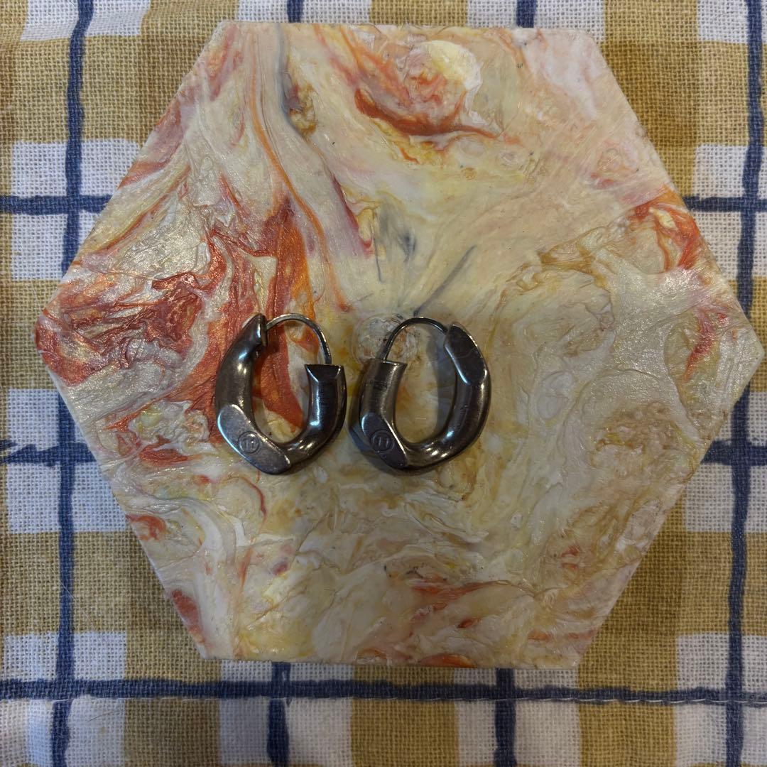 メゾンマルジェラ 変形ピアス 両耳用