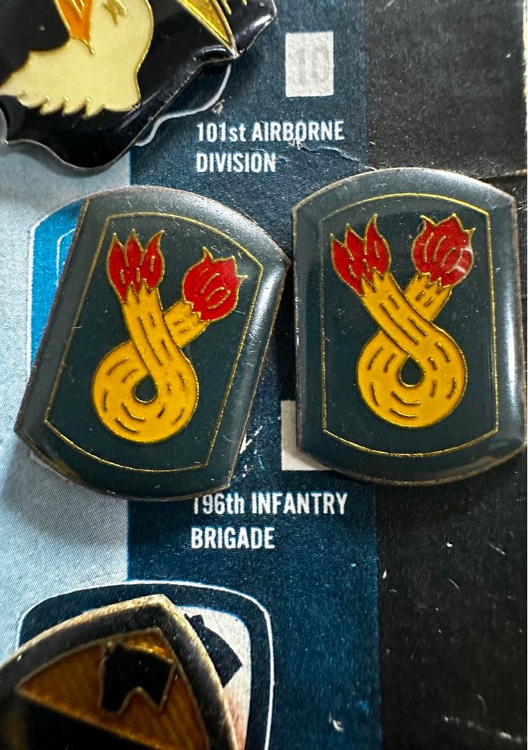 米軍ベトナム派遣部隊ピンバッジ