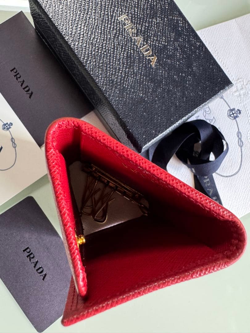 PRADA プラダ 6連キーケース サフィアーノレザー レッド - メルカリ