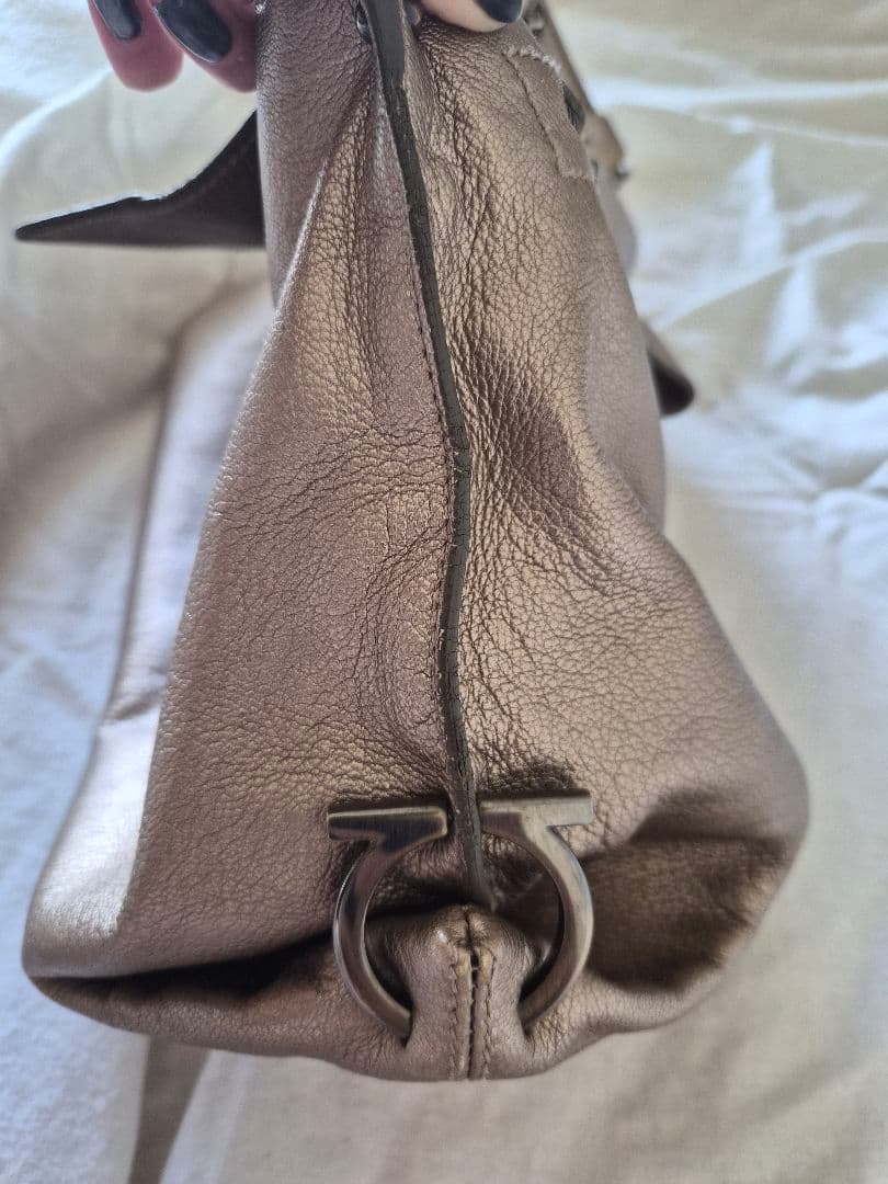 Ferragamoレディースバッグ