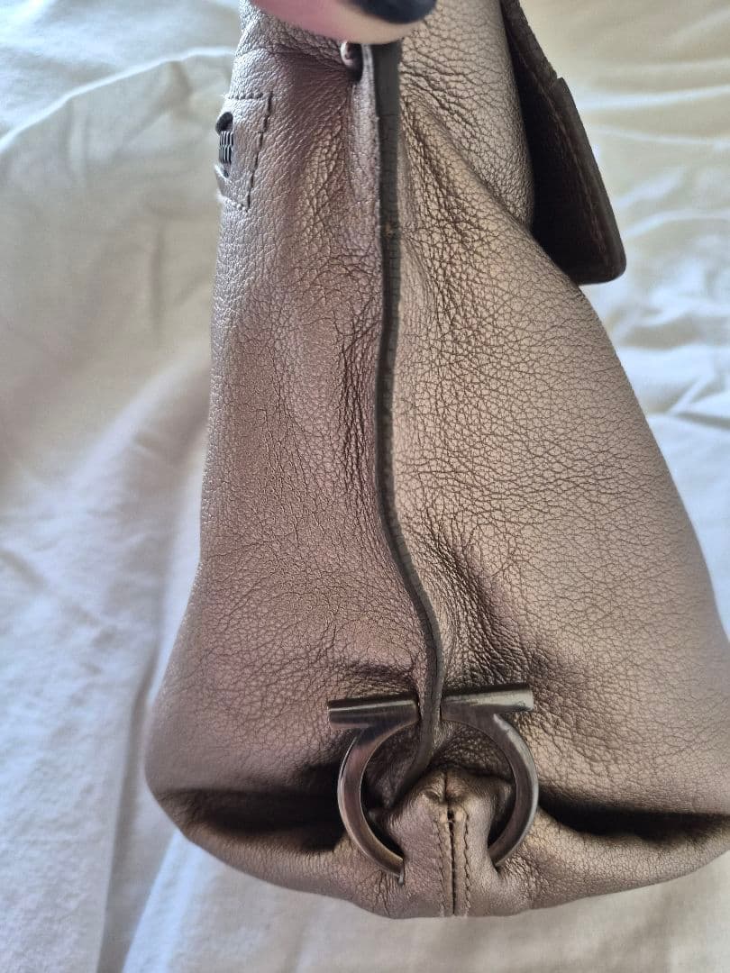 Ferragamoレディースバッグ