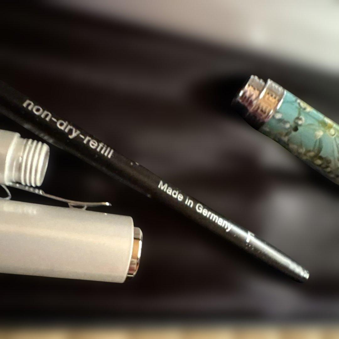 ゴッホ美術館 万年筆 ローラーペン　本革ペンケース　3点セット