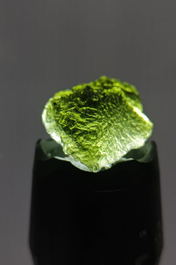 [鑑別書付]天然モルダバイト原石 22.07g[C7224]