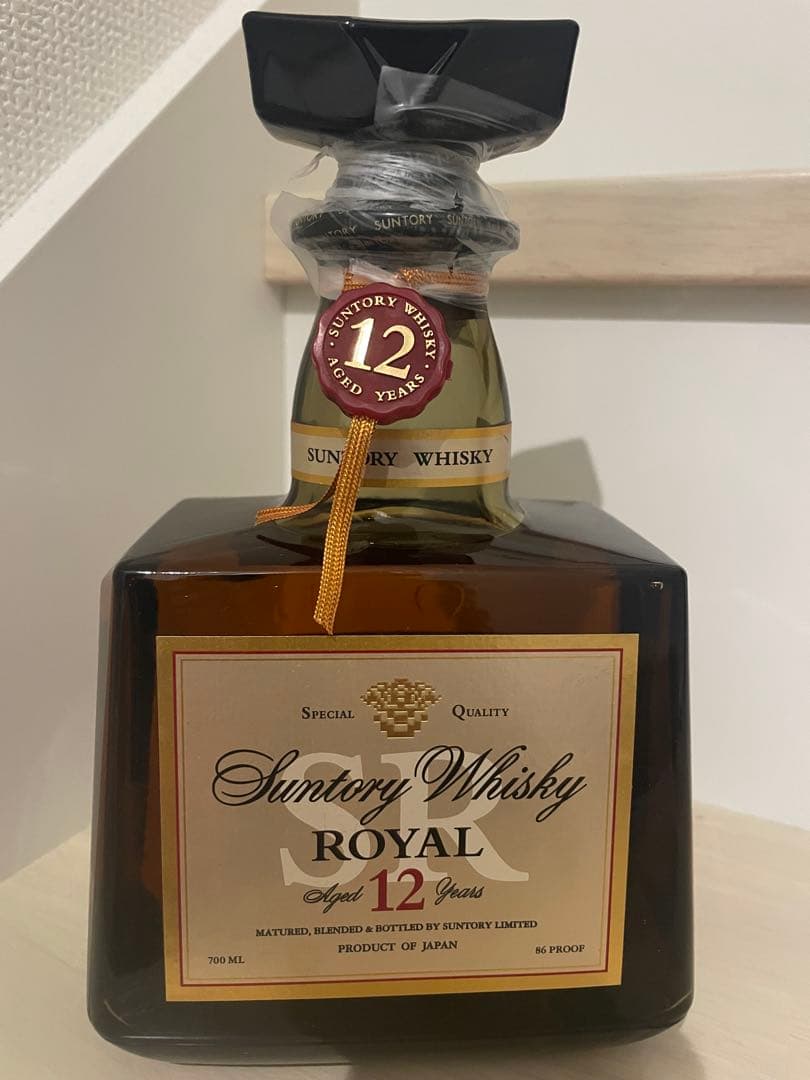 サントリーウイスキー ロイヤル 12年 サントリーローヤル12年の定価はいくら？入手する方法や買取価格