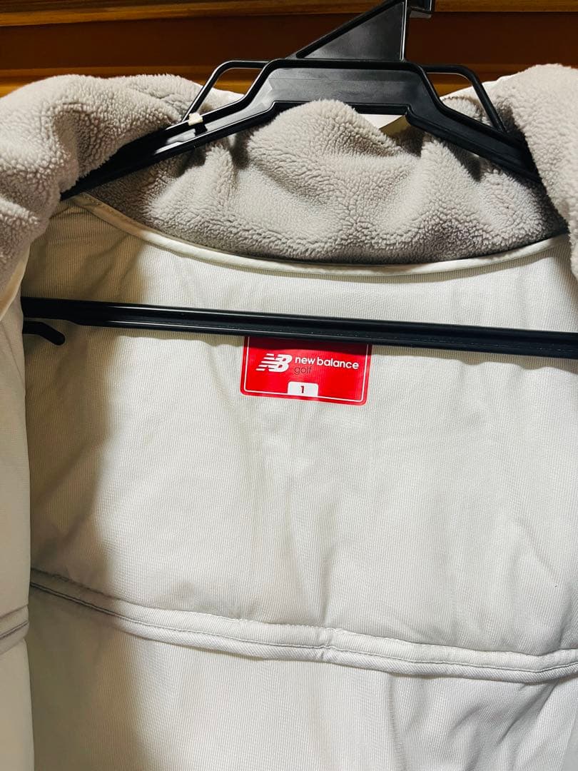 売切値下！美品　ニューバランス NB ゴルフダウンジャケット迷彩　白　size1