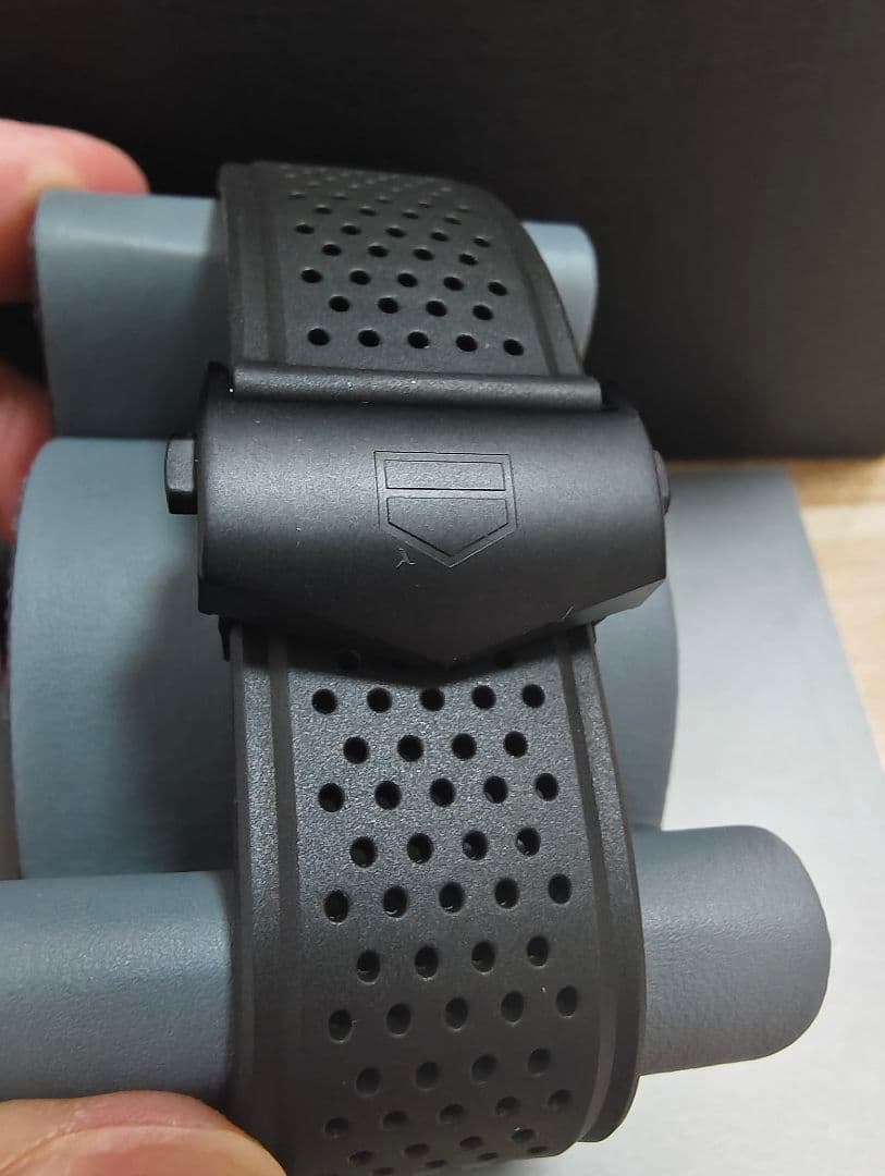 タグホイヤー TAG HEUER CAR2A5A.FT6044 カレラ チタン