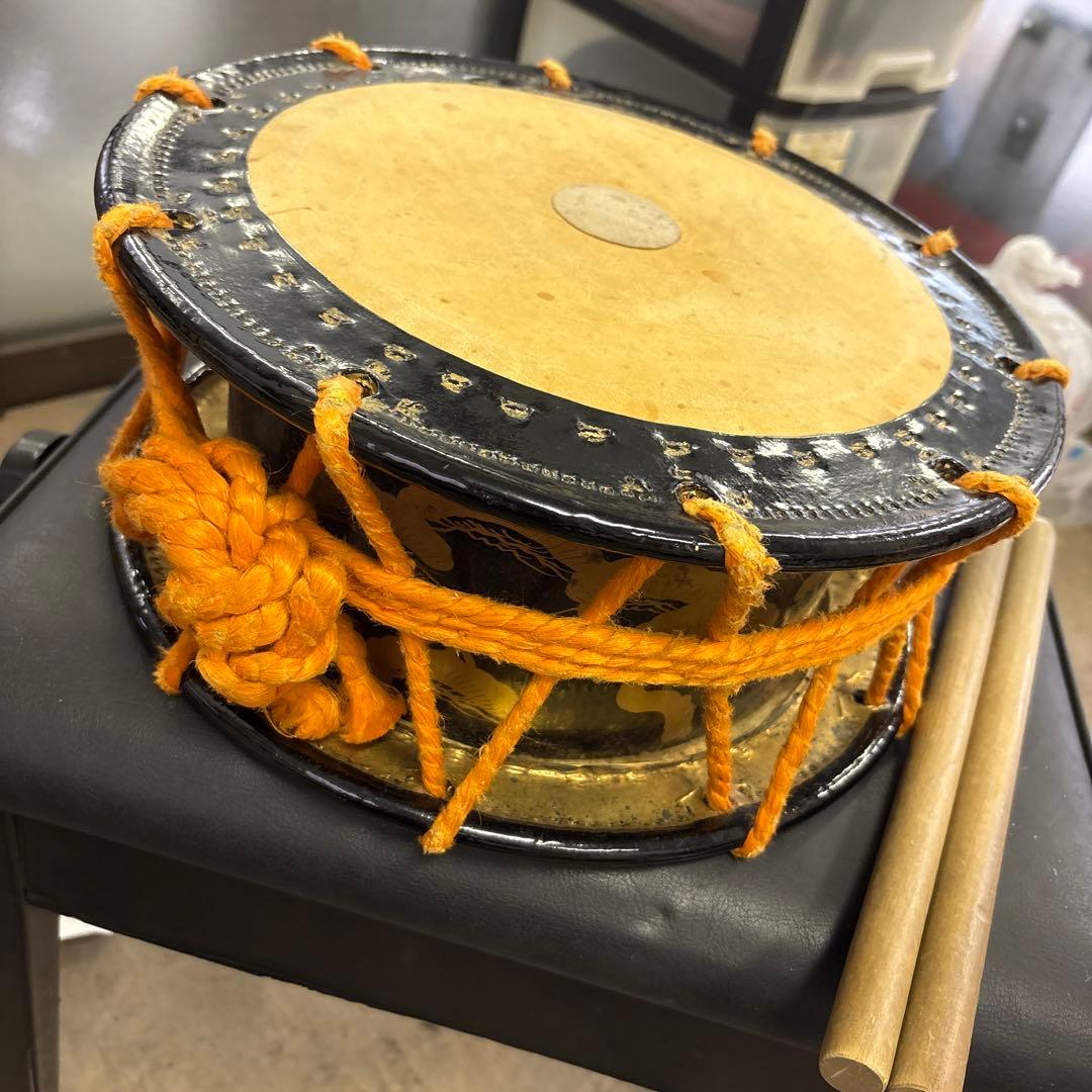 中型 和太鼓 黒・金 スタンド付き Japan ビンテージ 骨董
