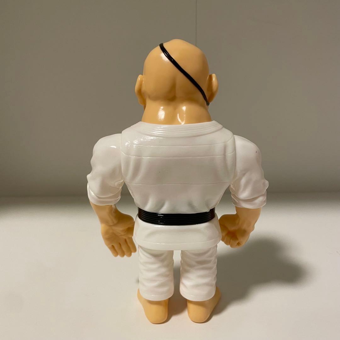 刃牙　愚地独歩　ソフビ　レッドシャーク 美品