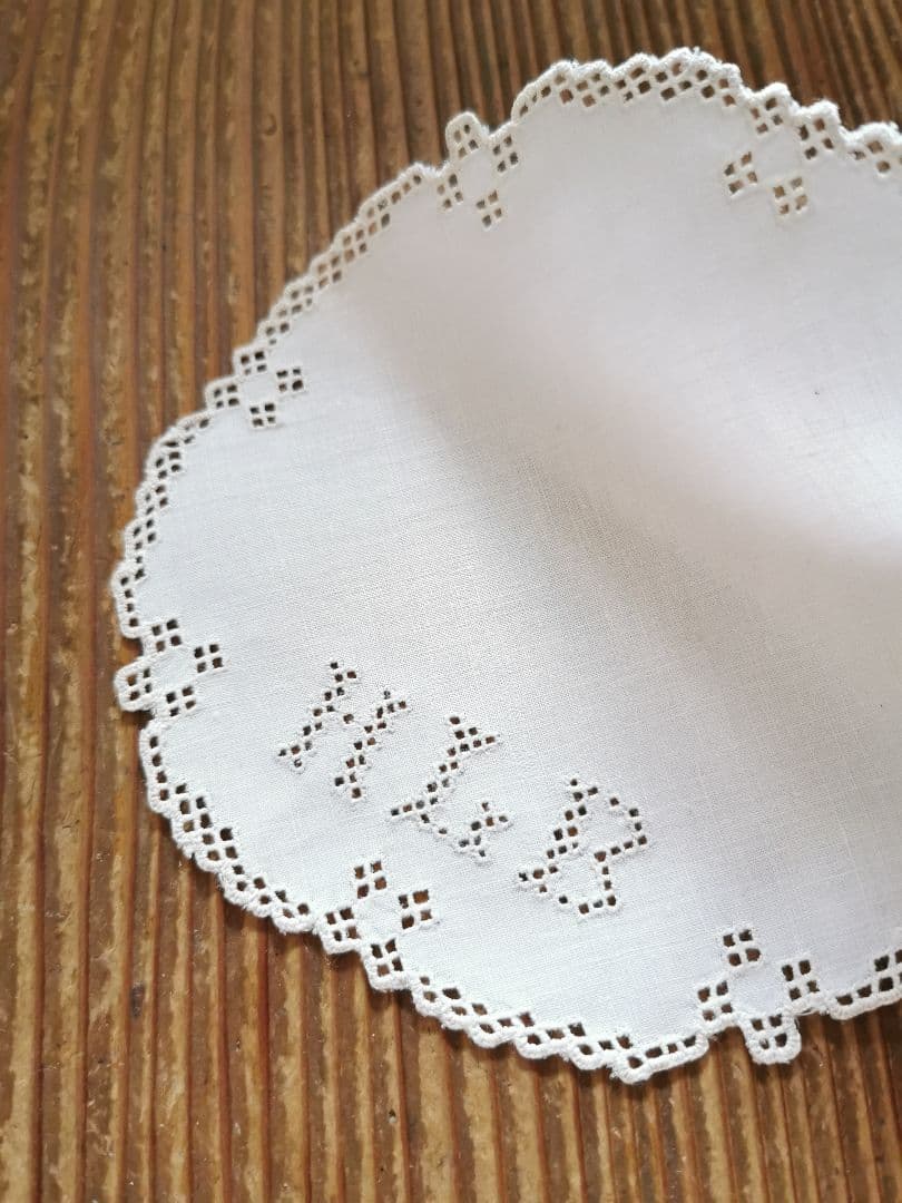 アンティークノルウェー ハーダンガー刺繍レース 十字架クロス型