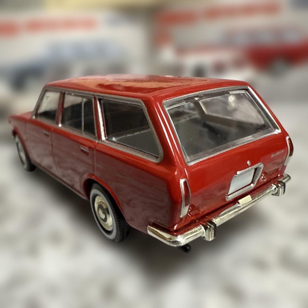 トミカリミテッドヴィンテージダットサンブルーバード3台セット